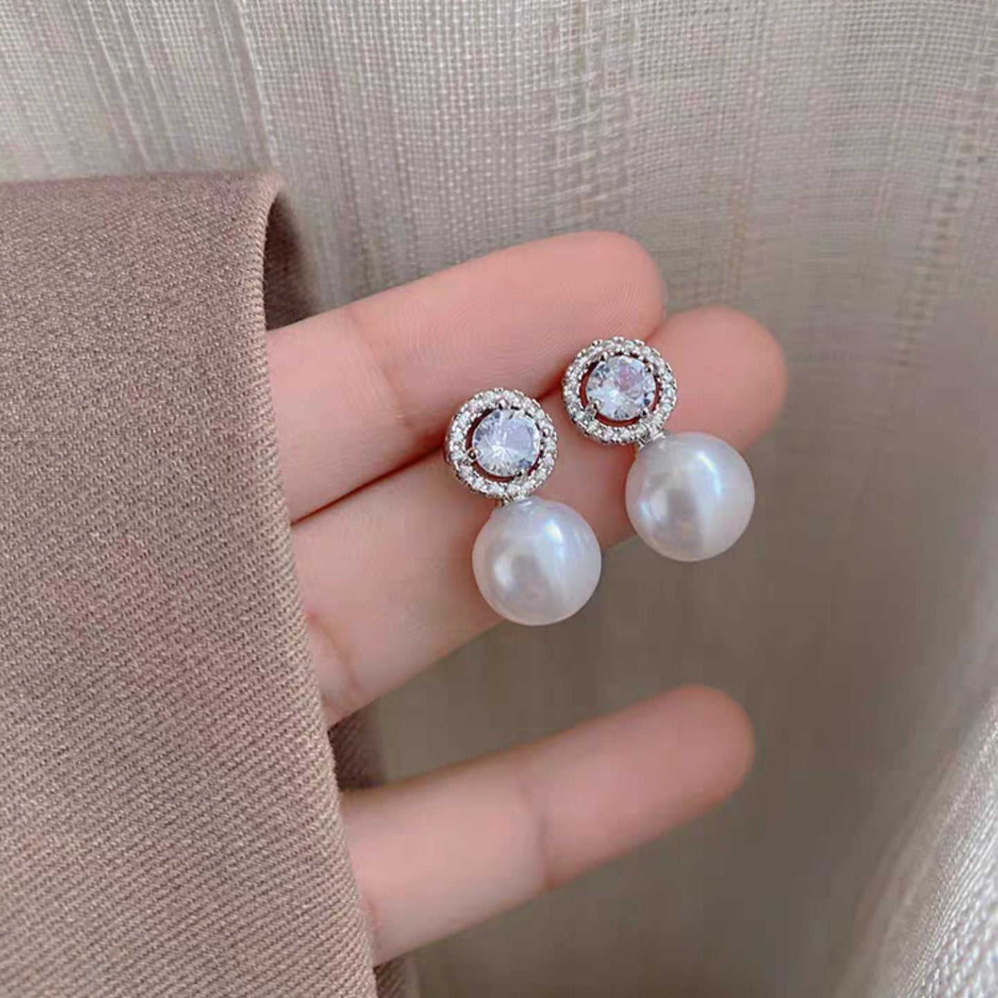 LES POULETTES BIJOUX - Orecchini Chiodo Argento 925 e Perle ... -...LES POULETTES BIJOUX - Orecchini Argento 925 Due PiumeLES POULETTES BIJOUX - Orecchini in Argento Rodio Stella con LES POULETTES BIJOUX - Orecchini Chiodo Argento 925 e Perle ... -...LES POULETTES BIJOUX - Orecchini Argento 925 Due PiumeLES POULETTES BIJOUX - Orecchini in Argento Rodio Stella con