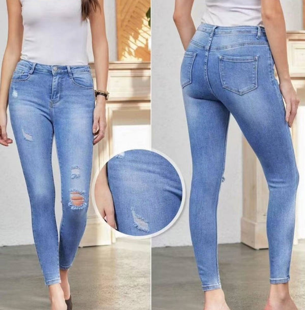 Jeans modello skinny tinta unita lavaggio chiaro Elasticizzato