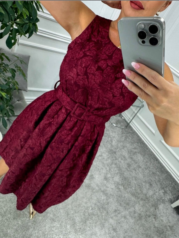 Abito con ricamo con cintura inclusa con gonna morbida Bordo Level Stores