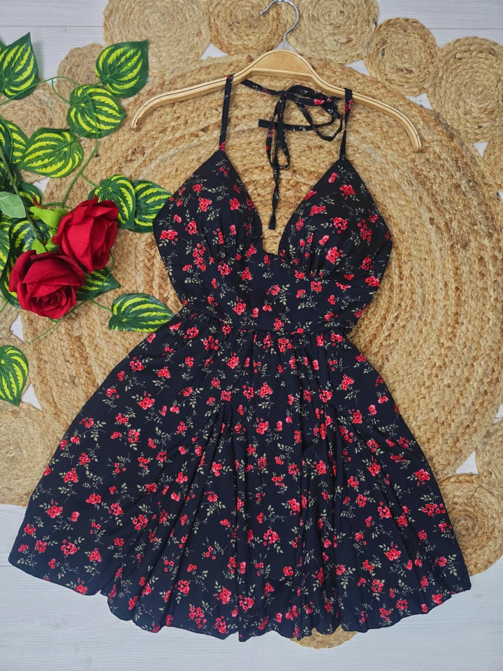 Abito corto con fantasia floreale con coppe preformate con scollo all'americana Elastico sul retro Gonna balza volant Nero/Rosso Level Stores
