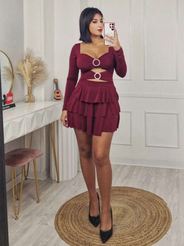 Abito corto in lycra scollo a cuore e coppe preformate gonna con volant a balza dettaglio applicato al centro Nero Level Stores