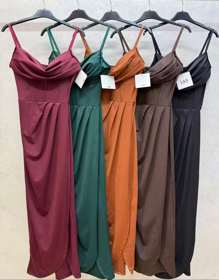 Abito lungo dotato di coppe preformate bretelle e spacco elasticizzato Bordo Level Stores