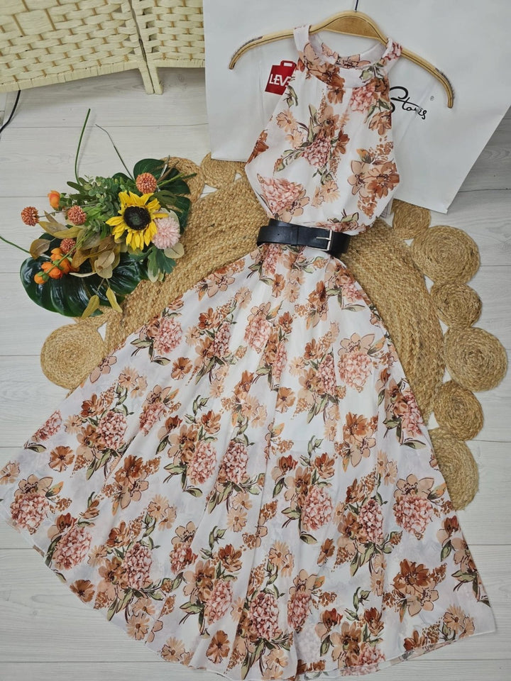 Abito lungo in chiffon con fantasia floreale inclusa la cintura - Nero/Fucsia - Level Stores