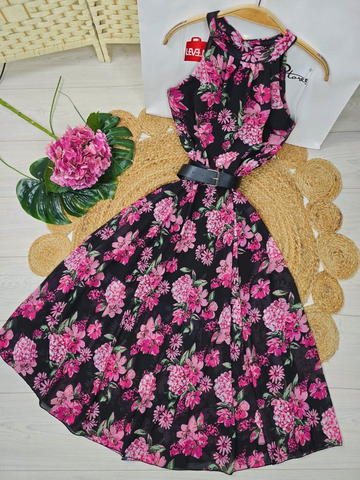 Abito lungo in chiffon con fantasia floreale inclusa la cintura - Nero/Fucsia - Level Stores