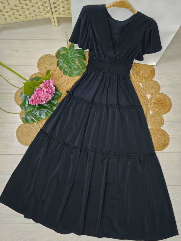 Abito lungo in lycra tessuto leggero scollo a v manica corta fascia elastico in vita arricciata gonna a balze e morbida - Nero - Level Stores