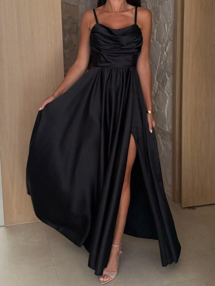 Abito lungo in raso con bretelle regolabili spacco e chiusura con zip elegante Nero Level Stores