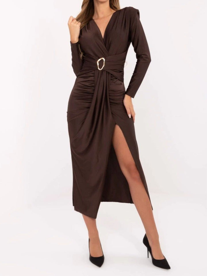 Abito lungo in tessuto effetto lycra con scollo a V con coppe preformate e dettagli sulle spalle con spacco elasticizzato Marrone Level Stores