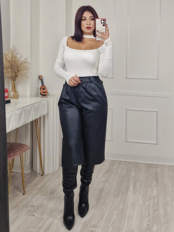 Bermuda in ecopelle con elastico in vita Nero Level Stores