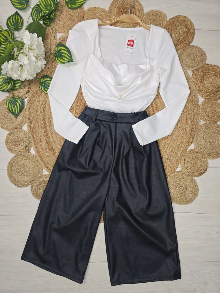 Bermuda in ecopelle con elastico in vita Nero Level Stores