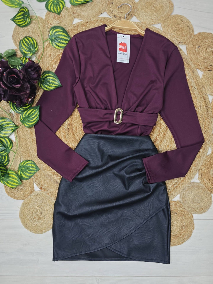 Body in lycra con manica lunga scollo a v elasticizzato dettaglio centrale dorato Nero Level Stores
