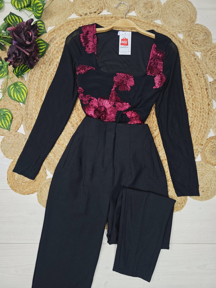 Body in tulle con ricamo con scollo quadrato elasticizzato Nero/Bordo Level Stores