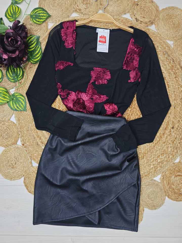 Body in tulle con ricamo con scollo quadrato elasticizzato Nero/Bordo Level Stores