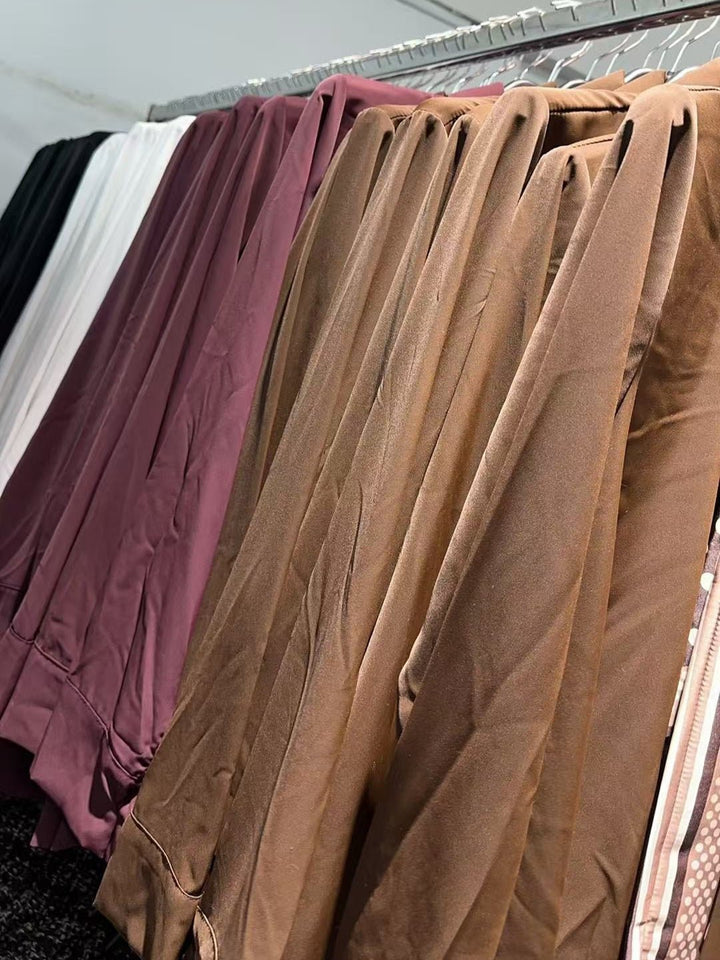 Camicia con cravatta di seta e maniche lunghe a palloncino Marrone Level Stores