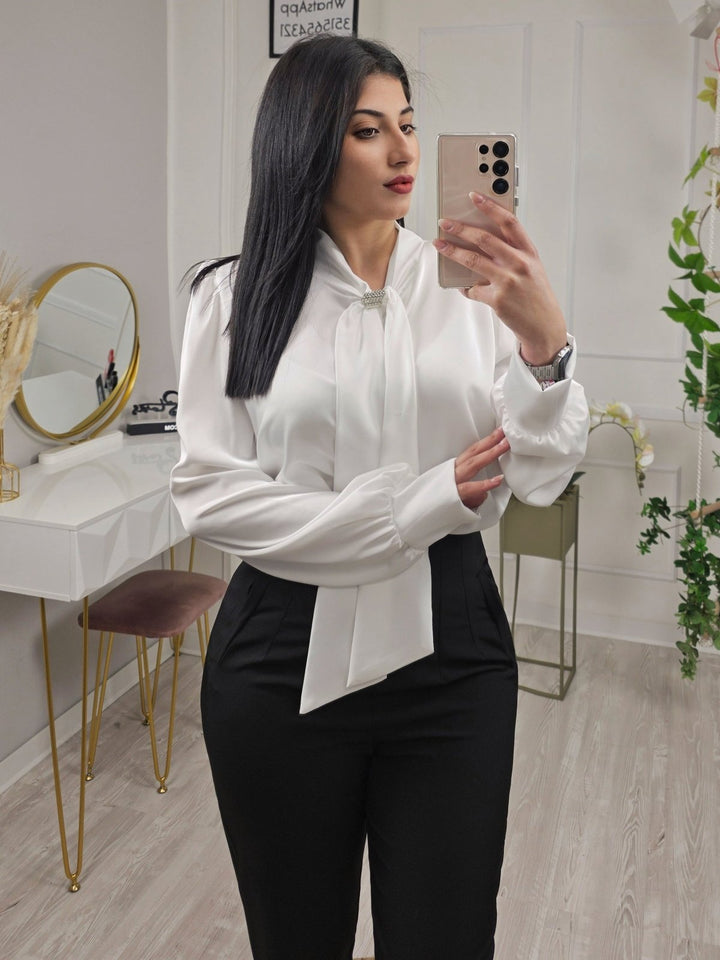 Camicia effetto raso con fiocco al collo strass - Bianco - Level Stores