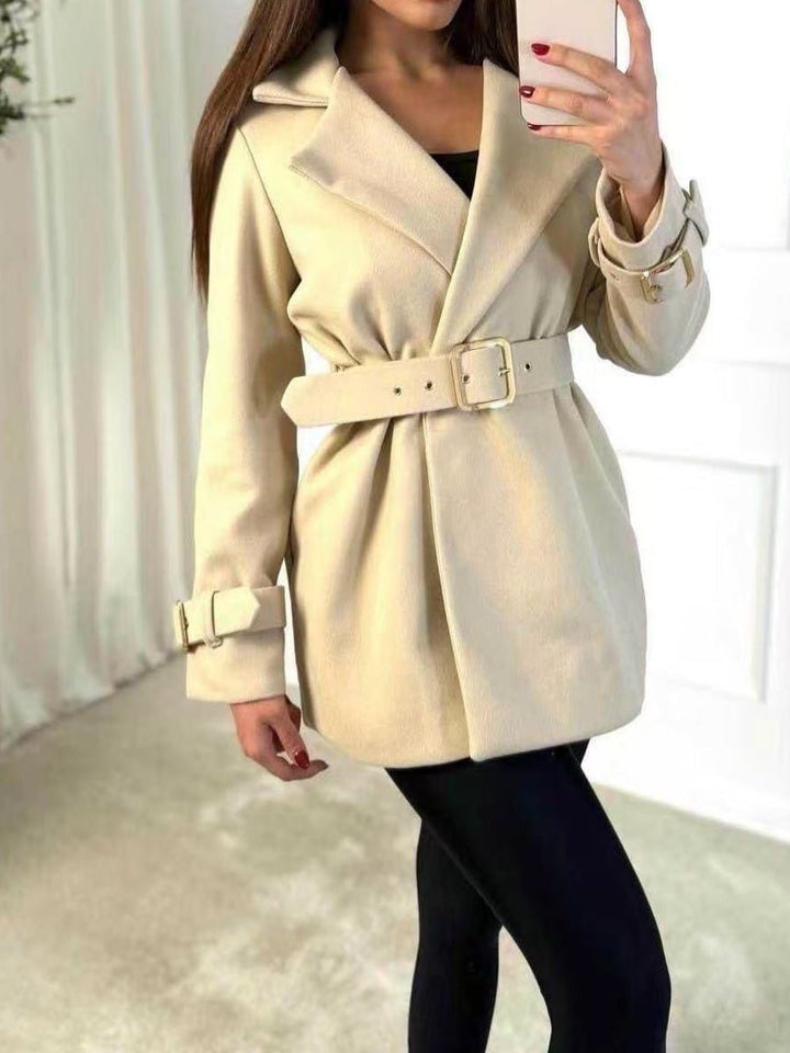 Cappotto corto in panno con cintura inclusa, Caratterizzato da una texture calda e morbida Beige Level Stores