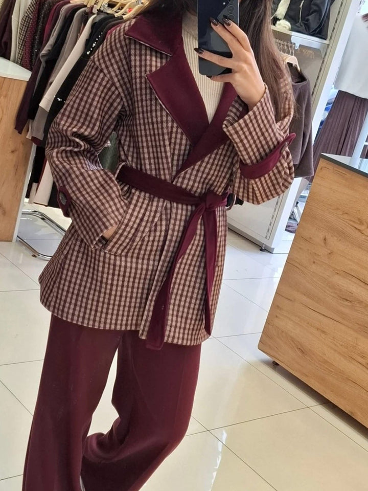 Cappotto in panno a quadri pensato caldo e morbido inclusa la cintura con tasche Bordo Level Stores