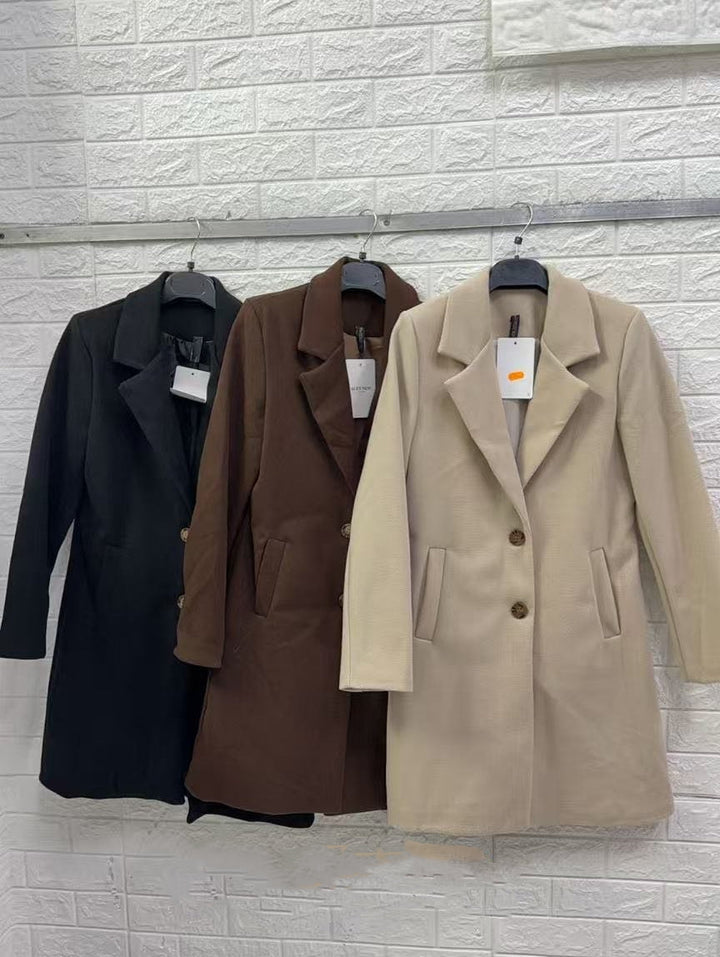 Cappotto in panno Aderente Scollo a V incrociato Tasche Bottonii Beige Level Stores