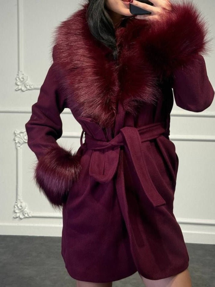 Cappotto in panno con pelliccia caratterizzato da chiusura a e tasche laterali inclusa la cintura caldo e morbido Bordo Level Stores