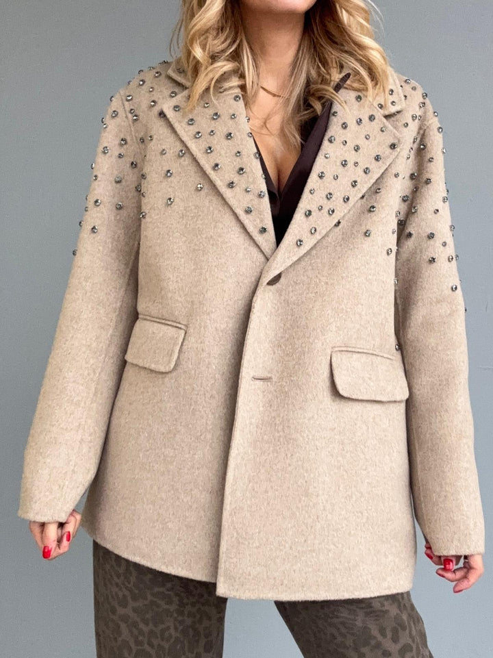 Cappotto in panno con rivetti caratterizzato da chiusura a doppio bottone e tasche laterali Nero Level Stores