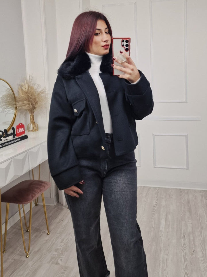 Cappotto in panno in pelliccia modello corto con tasche con fodera con maniche lunghe con bottoni morbido e caldo Nero Level Stores