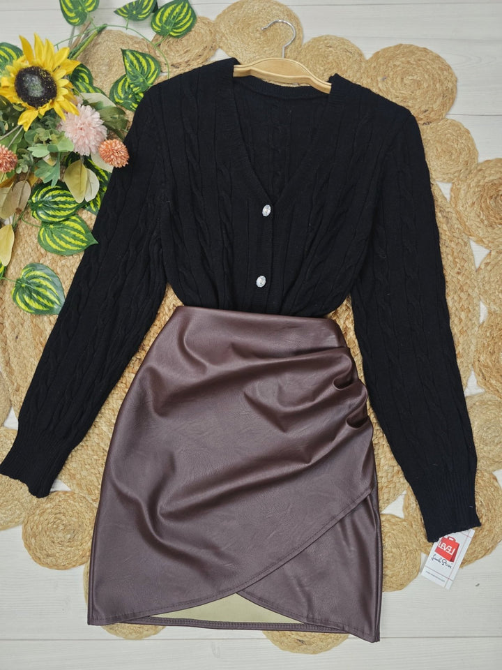 Cardigan in maglia con scollo a v bottoni decorati con strass e maniche lunghe a palloncino Nero Level Stores