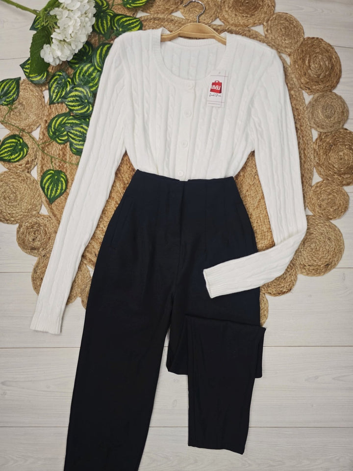 Cardigan in Maglione motivo a intreccio con bottoni morbido Bianco Level Stores
