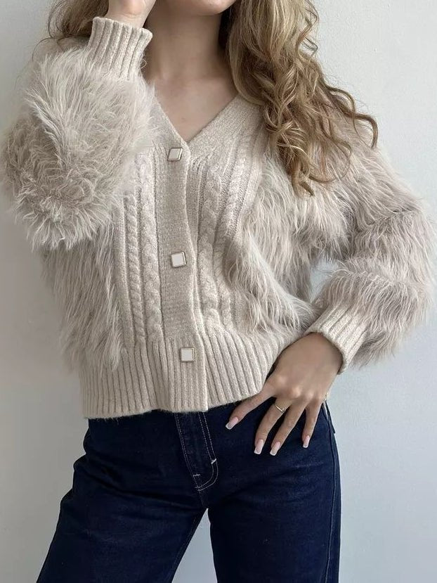 Cardigan&nbsp; in pelliccia con bottoni morbido e caldo Beige Level Stores