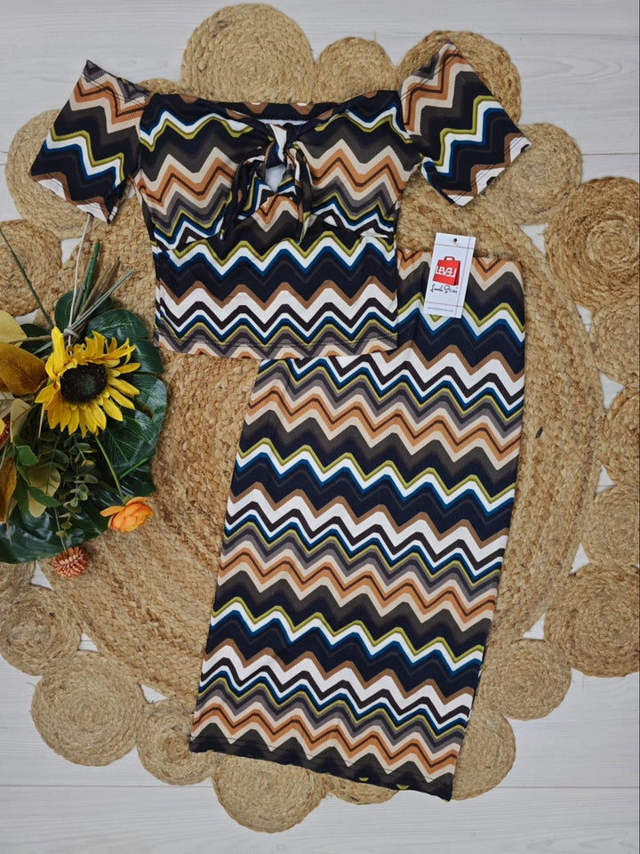 Completo a costine maglia a barca con coppe preformate scollo a cuore Fantasia zig zig multicolore Aderente Elasticizzato - Camel - Level Stores