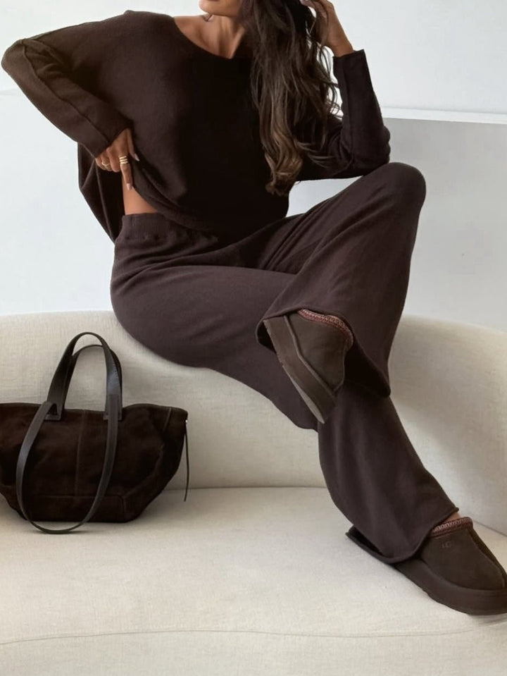 Completo composto da maglia in lana abbinato a pantaloni palazzo con vita elastica, morbido e caldo Marrone Level Stores