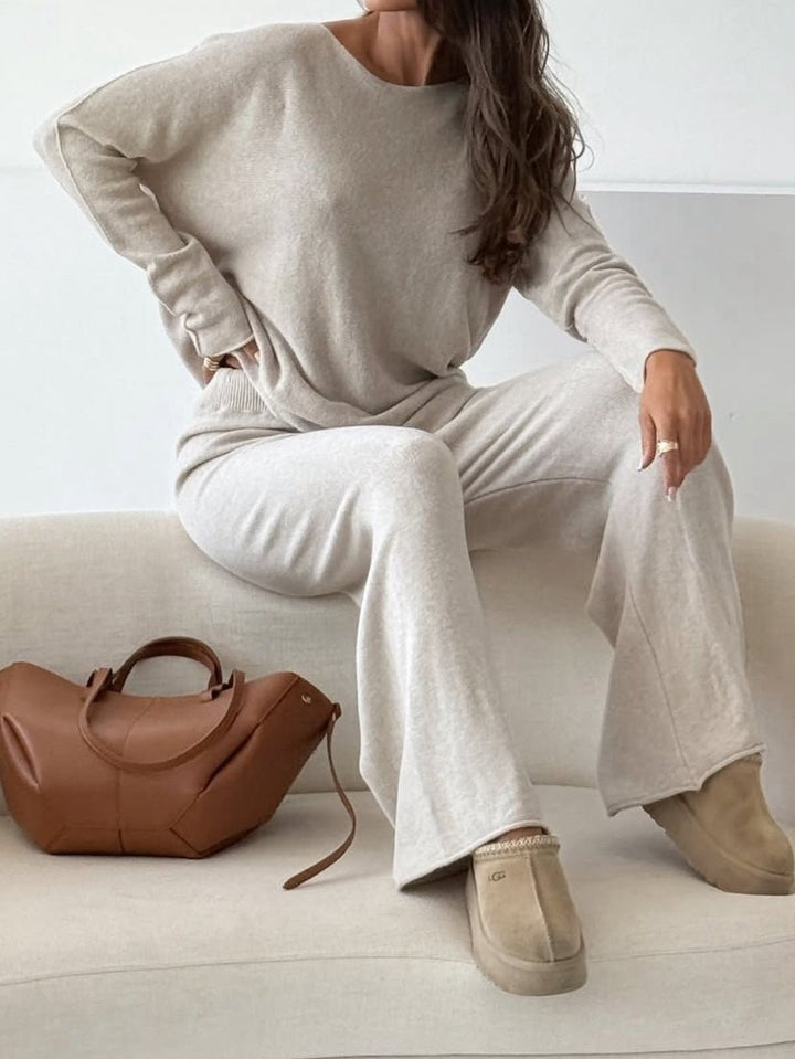 Completo composto da maglia in lana abbinato a pantaloni palazzo con vita elastica, morbido e caldo Beige Level Stores