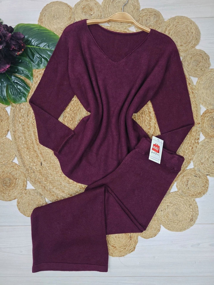 Completo composto da maglia in lana scollo a v abbinato a pantaloni palazzo con vita elastica, morbido e caldo Blu scuro Level Stores