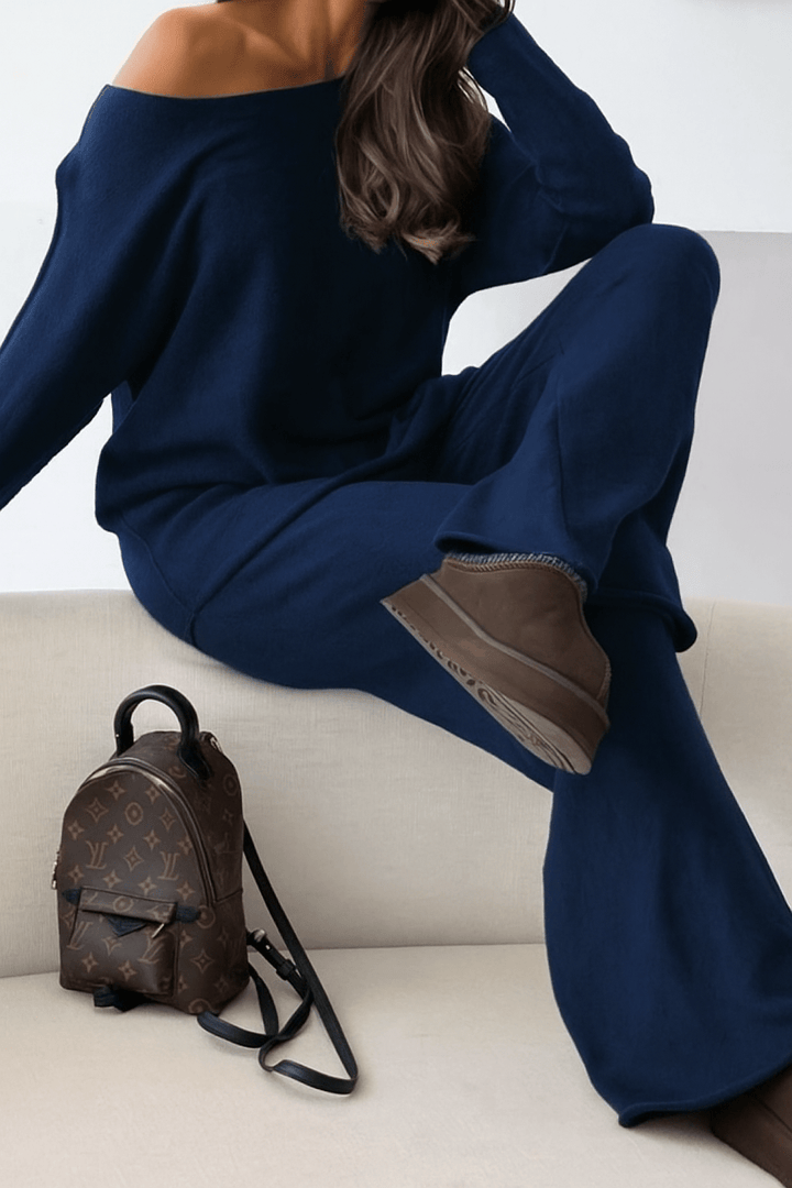 Completo composto da maglia in lana scollo a v abbinato a pantaloni palazzo con vita elastica, morbido e caldo Blu scuro Level Stores