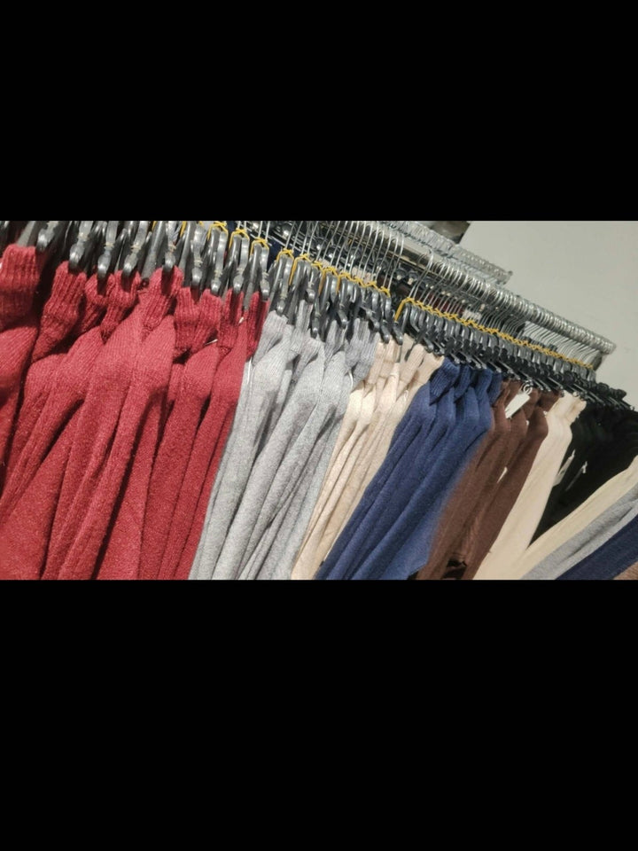 Completo composto da maglia in lana&nbsp; abbinato a pantaloni palazzo con vita elastica, morbido e caldo Beige Level Stores