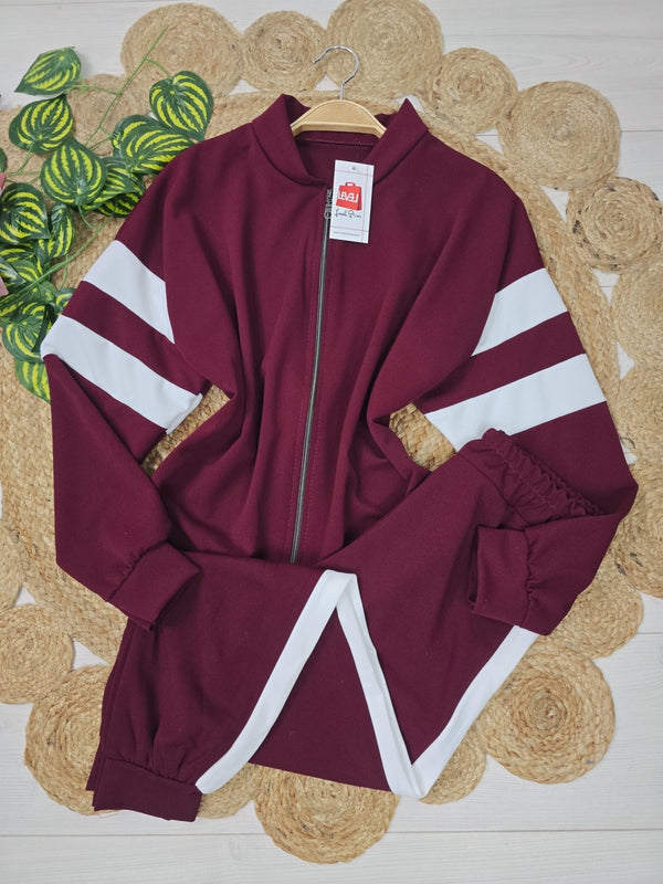 Completo composto da tuta in felpa con zip e pantaloni elastico in vita Nero Level Stores