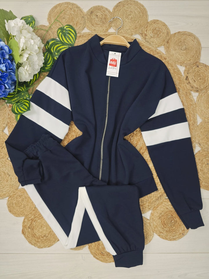 Completo composto da tuta in felpa con zip e pantaloni elastico in vita Nero Level Stores