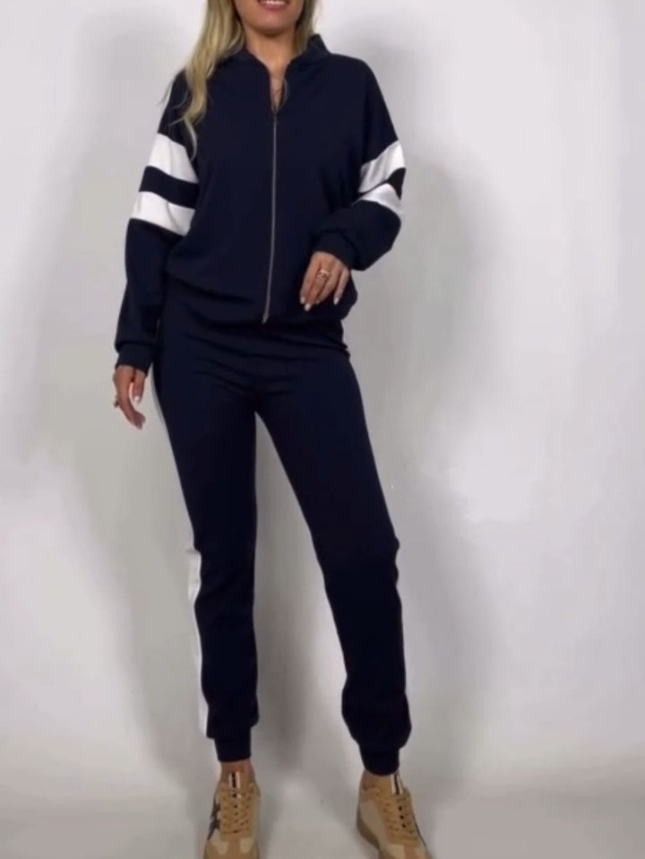 Completo composto da tuta in felpa con zip e pantaloni elastico in vita Blu scuro Level Stores