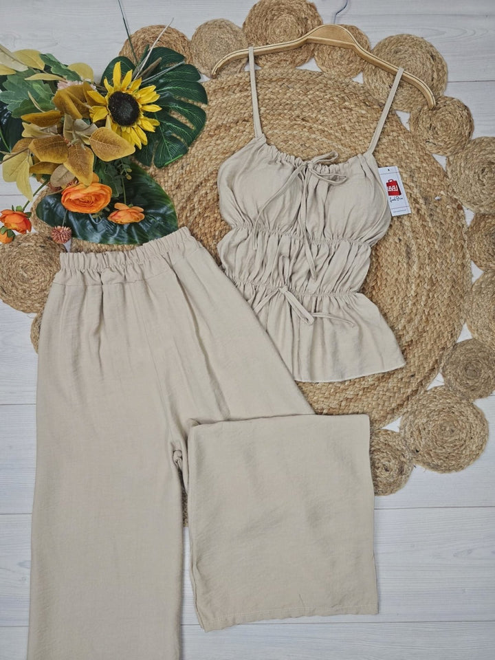 Completo in chiffon top con bretelle coppe preformate&nbsp; con volant con fascia arricciata elasticizzato e pantalone palazzo - Beige - Level Stores