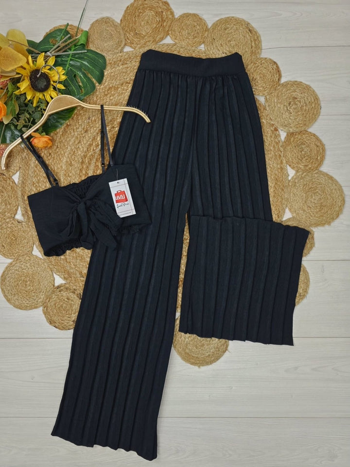 Completo in chiffon top con coppe preformate con spalle regolabile e pantalone palazzo plissettato elasticizzato - Celeste - Level Stores