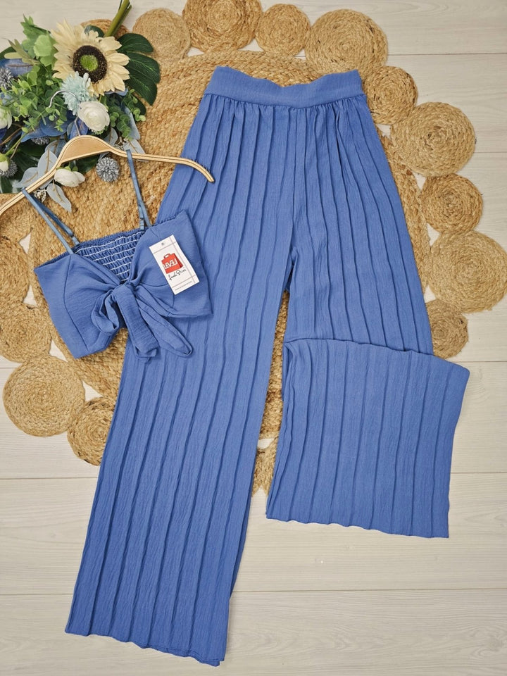 Completo in chiffon top con coppe preformate con spalle regolabile e pantalone palazzo plissettato elasticizzato - Celeste - Level Stores
