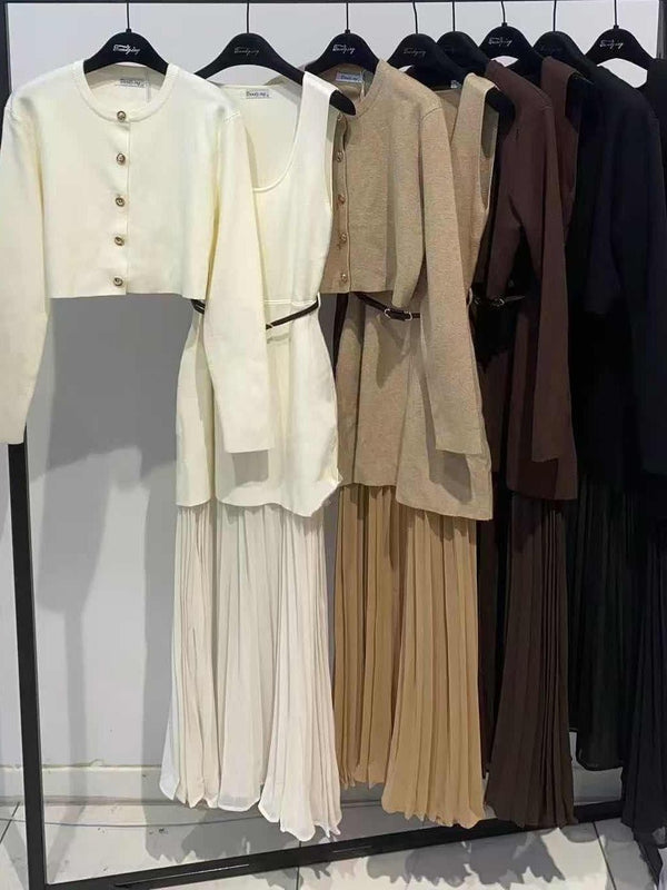 Completo in due pezzi Abito in viscosa plissè e cardigan con bottoni inclusa la cintura Nero Level Stores