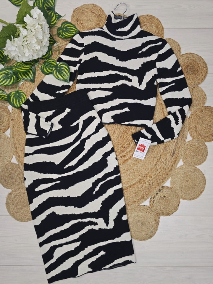 Completo in maglia e gonna in maglia con fantasia zebra Nero/Camel Level Stores