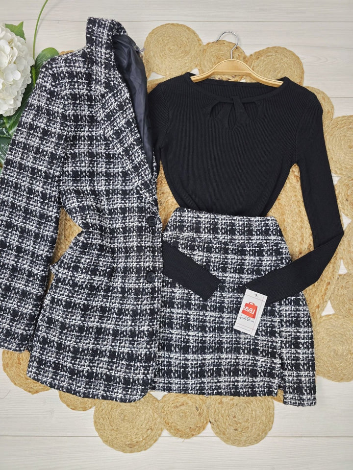 Completo in tweed giacca con bottone e pantagonna con zip Nero Level Stores