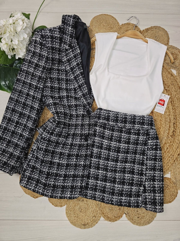 Completo in tweed giacca con bottone e pantagonna con zip Nero Level Stores