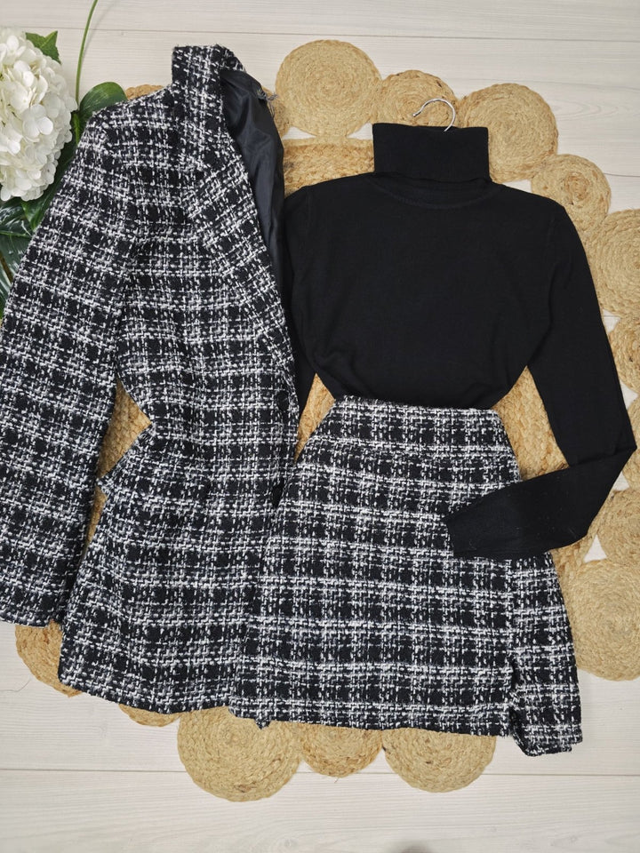 Completo in tweed giacca con bottone e pantagonna con zip Nero Level Stores