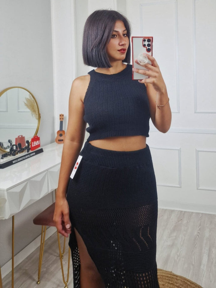 Completo traforato con top e gonna spacco laterale Nero Level Stores