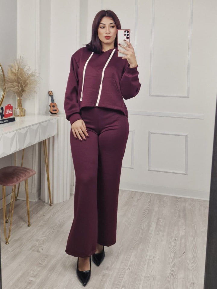 Completo tuta formato da felpa con cappuccio e pantaloni con elastico in vita Bordo Level Stores