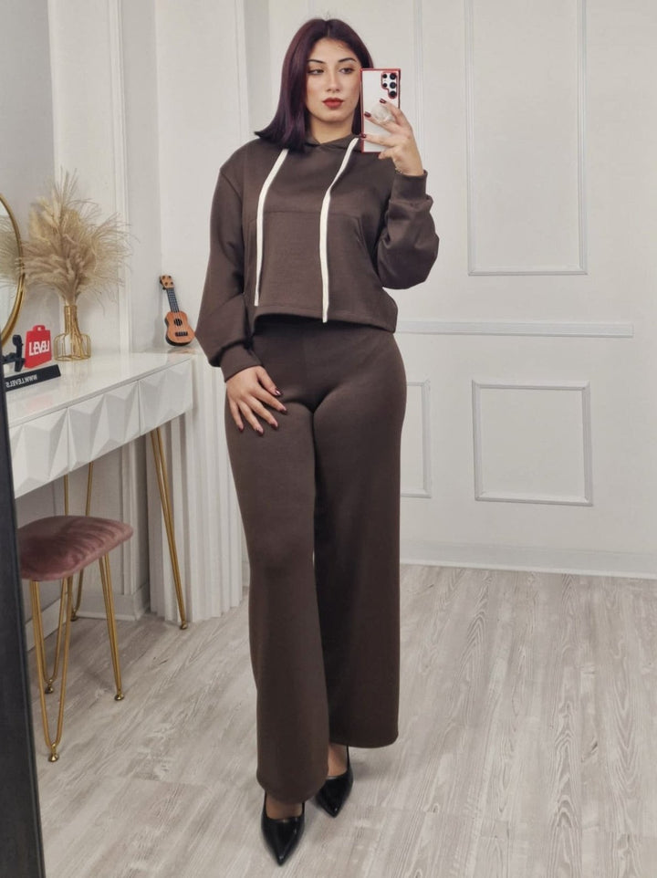 Completo tuta formato da felpa con cappuccio e pantaloni con elastico in vita Bordo Level Stores