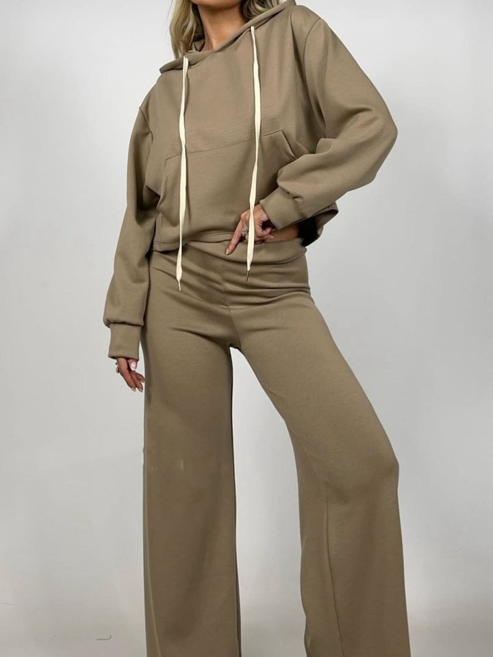 Completo tuta formato da felpa con cappuccio e pantaloni con elastico in vita Beige Level Stores