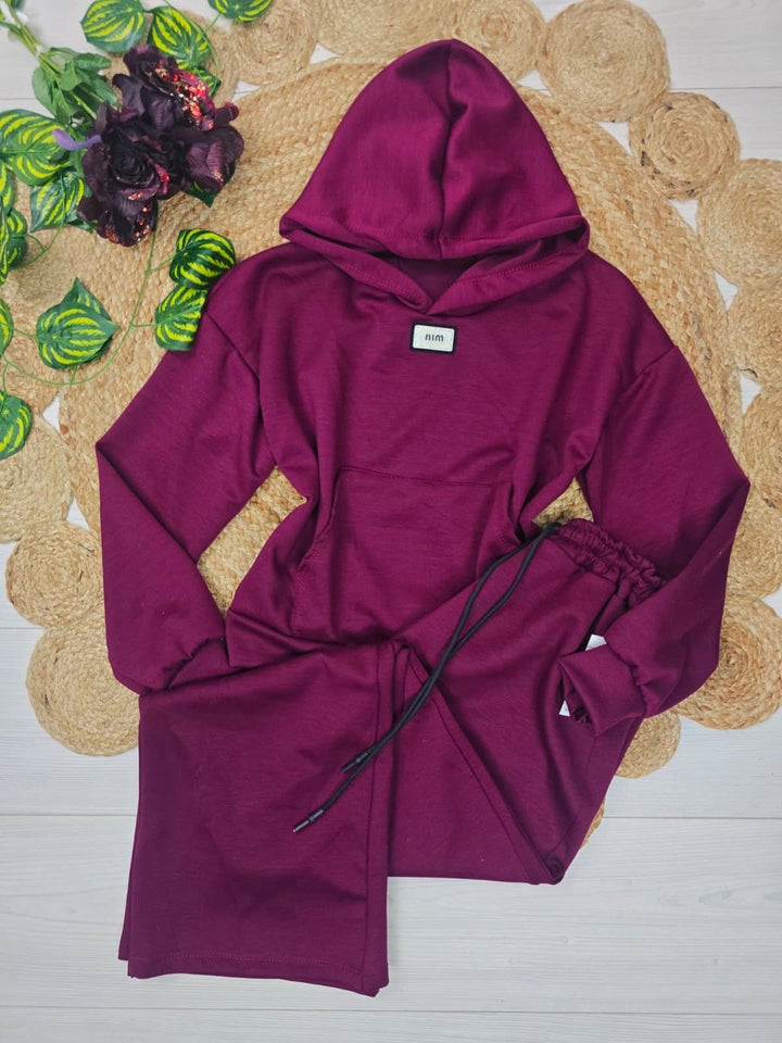 Completo tuta formato da felpa con cappuccio e pantaloni con elastico in vita modello palazzo Bordo Level Stores