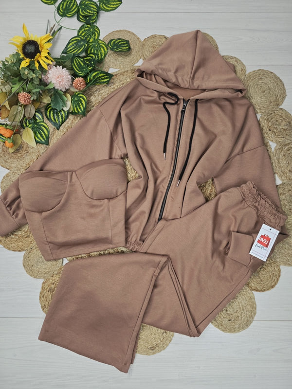 Completo tuta in tre pezzi top con coppe preformate felpa con zip e cappuccio, dotata di elastico in vita, abbinata a pantaloni a palazzo Nero Level Stores